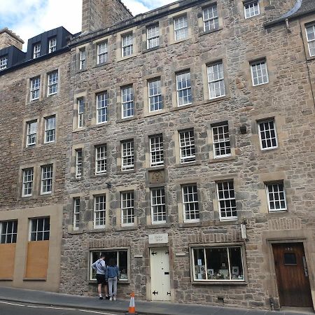 Canongate - Spacious And Historic 2 Bed Flat On Royal Mile Apartment Edinburgh Exterior photo