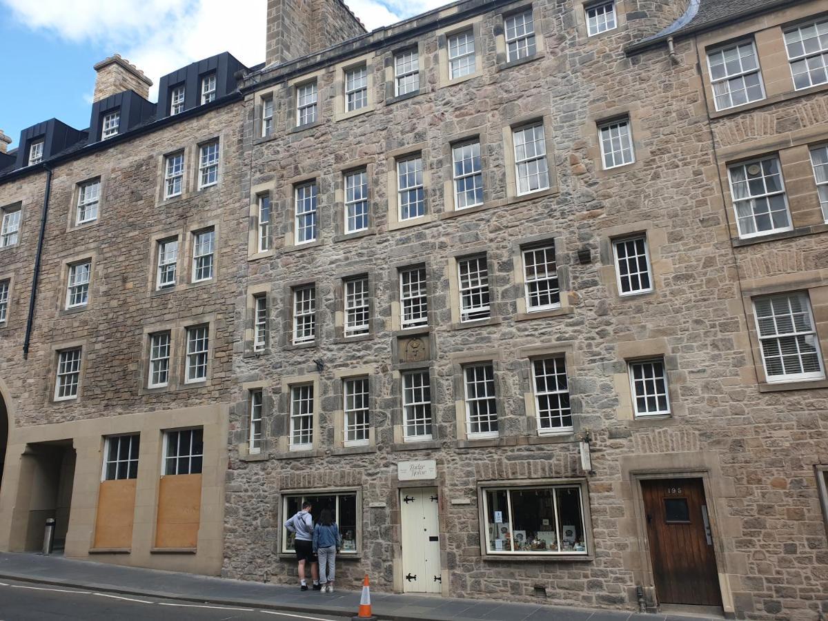 Canongate - Spacious And Historic 2 Bed Flat On Royal Mile Apartment Edinburgh Exterior photo